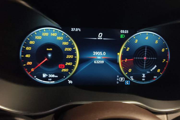 Used Mercedes-Benz GLC 2021 GLC 260 L 4MATIC Luxury Model Odometer Close Up