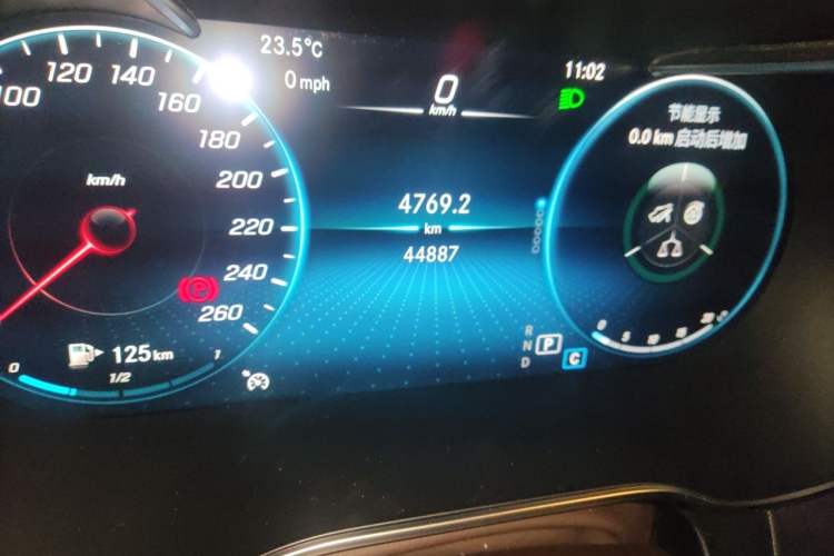 Used Mercedes-Benz GLC 2021 GLC 260 L 4MATIC Luxury Model Odometer Close Up