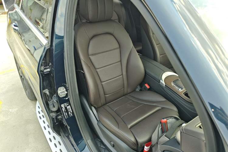 Used Mercedes-Benz GLC 2021 GLC 300 L 4MATIC Dynamic Model Right Front Seat
