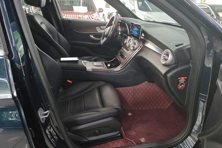 Used Mercedes-Benz GLC 2021 GLC 300 L 4MATIC Dynamic Model Right Front Seat
