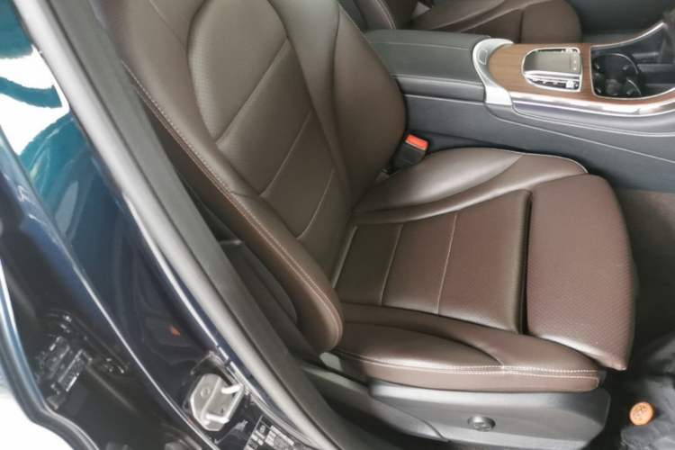 Used Mercedes-Benz GLC 2021 GLC 300 L 4MATIC Dynamic Model Right Front Seat