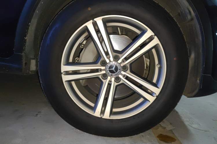 Used Mercedes-Benz GLC 2021 GLC 260 L 4MATIC Dynamic Edition Right Front Wheel Hub