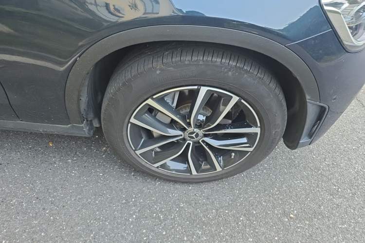 Used Mercedes-Benz GLC 2021 GLC 260 L 4MATIC Luxury Model Right Front Wheel Hub