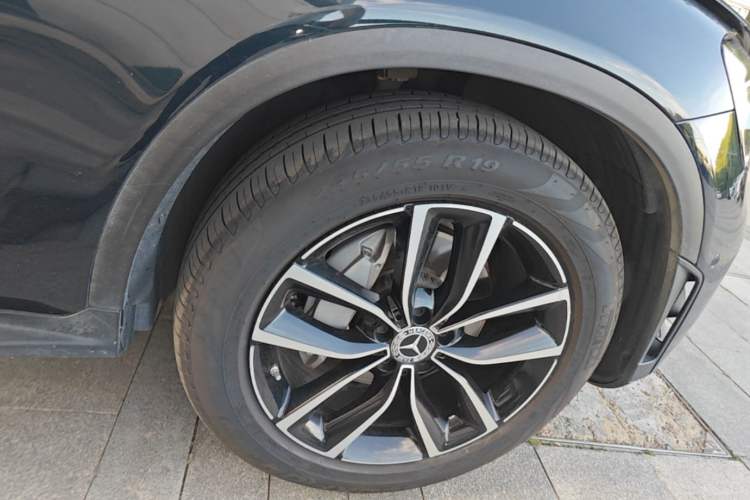 Used Mercedes-Benz GLC 2021 GLC 300 L 4MATIC Dynamic Model Right Front Wheel Hub