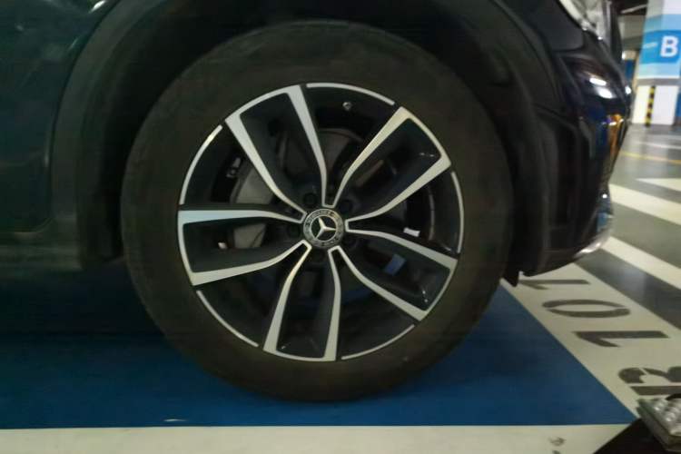 Used Mercedes-Benz GLC 2021 GLC 260 L 4MATIC Luxury Model Right Front Wheel Hub