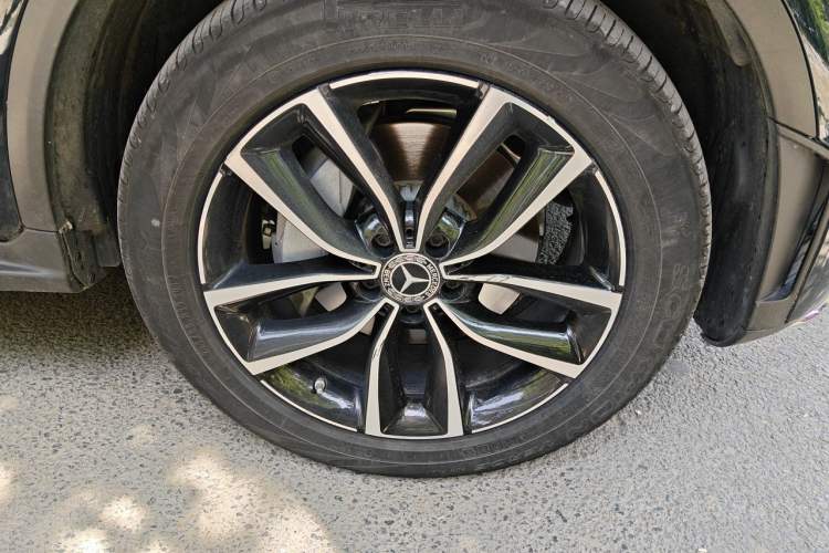 Used Mercedes-Benz GLC 2021 GLC 260 L 4MATIC Luxury Model Right Front Wheel Hub