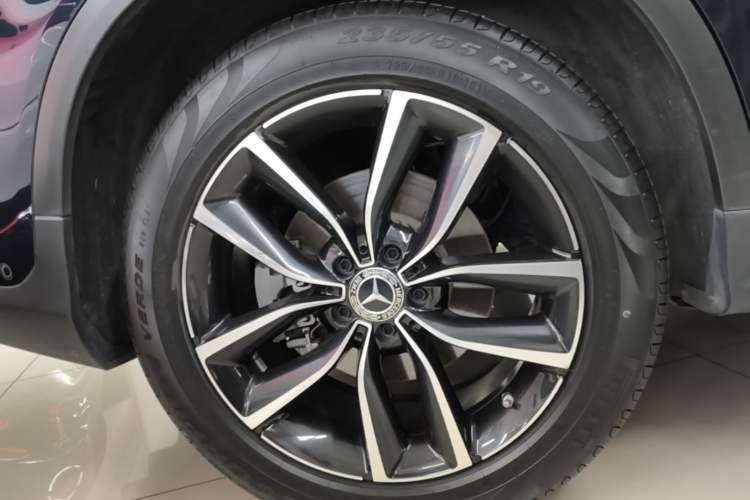 Used Mercedes-Benz GLC 2021 GLC 260 L 4MATIC Luxury Model Right Rear Wheel Hub