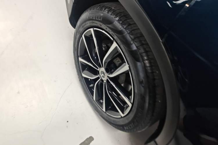 Used Mercedes-Benz GLC 2021 GLC 260 L 4MATIC Luxury Model Right Rear Wheel Hub