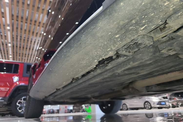 Used Mercedes-Benz GLC 2021 GLC 300 L 4MATIC Dynamic Model Right Side Sill