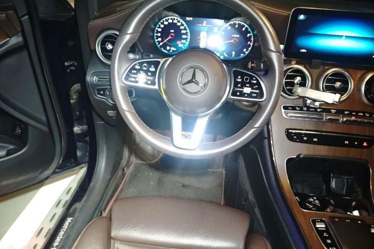 Used Mercedes-Benz GLC 2021 GLC 300 L 4MATIC Dynamic Model Steering Wheel