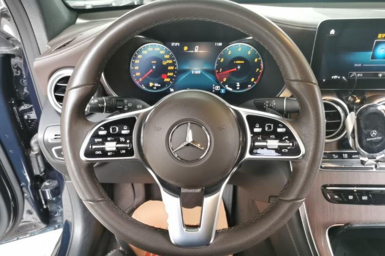 Used Mercedes-Benz GLC 2021 GLC 300 L 4MATIC Dynamic Model Steering Wheel