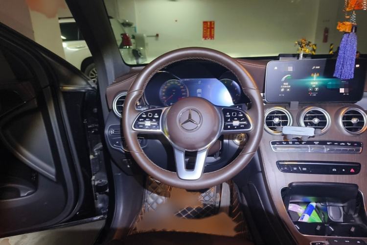 Used Mercedes-Benz GLC 2021 GLC 260 L 4MATIC Luxury Model Steering Wheel
