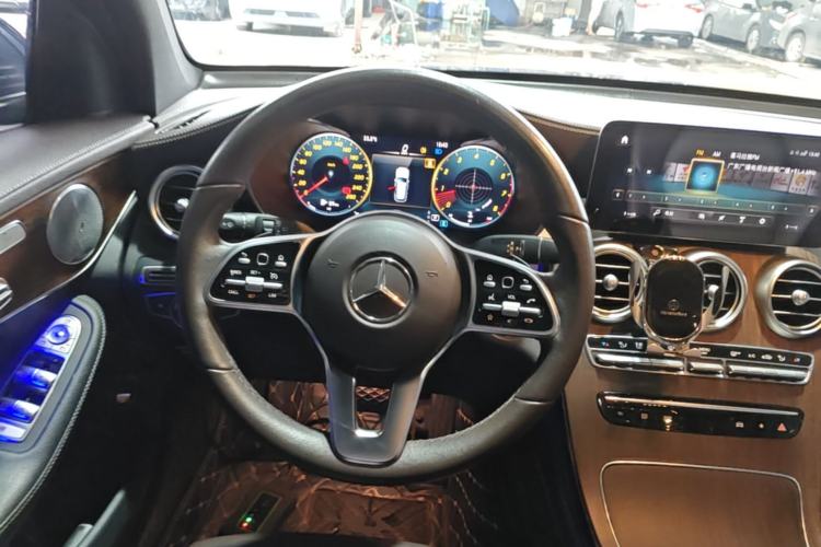 Used Mercedes-Benz GLC 2021 GLC 300 L 4MATIC Dynamic Model Steering Wheel