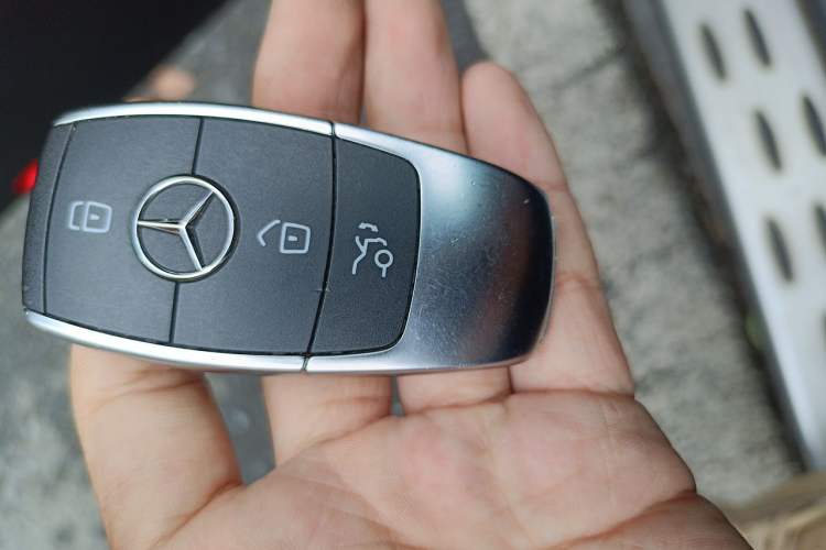 Used Mercedes-Benz GLC 2021 GLC 300 L 4MATIC Dynamic Model Vehicle Key