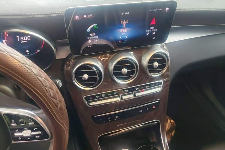 Used Mercedes-Benz GLC 2021 GLC 260 L 4MATIC Luxury Model Audio And AC Panel