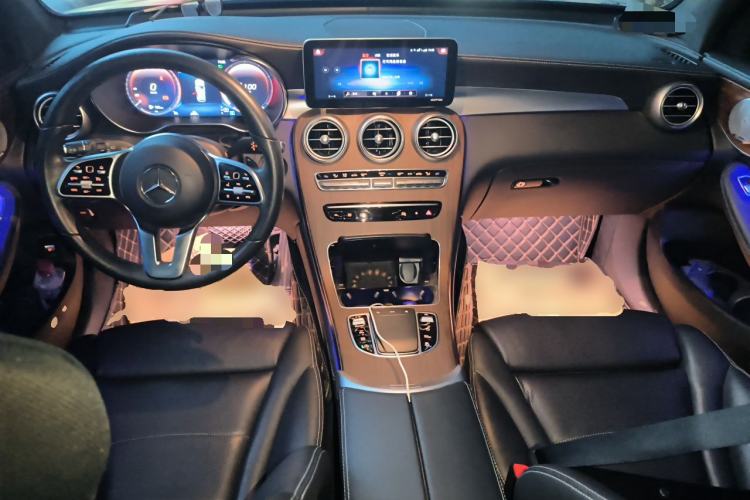 Used Mercedes-Benz GLC 2021 GLC 300 L 4MATIC Dynamic Model Center Console