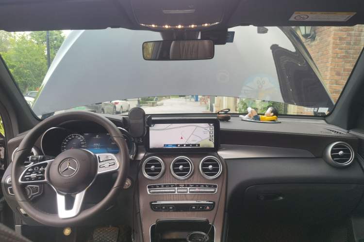 Used Mercedes-Benz GLC 2021 GLC 260 L 4MATIC Luxury Model Center Console