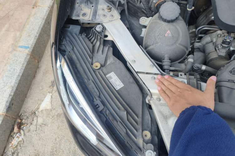 Used Mercedes-Benz GLC 2021 GLC 300 L 4MATIC Dynamic Model Engine Bay Right