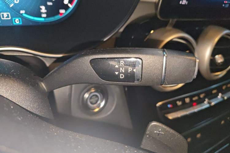 Used Mercedes-Benz GLC 2021 GLC 260 L 4MATIC Dynamic Edition Gear Lever