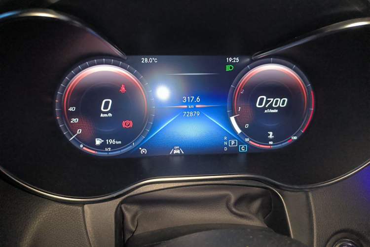 Used Mercedes-Benz GLC 2021 GLC 300 L 4MATIC Dynamic Model Odometer Close Up