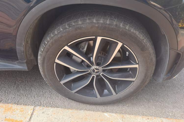 Used Mercedes-Benz GLC 2021 GLC 300 L 4MATIC Dynamic Model Right Front Wheel Hub