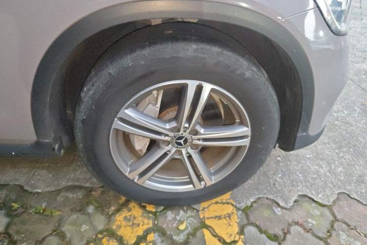 Used Mercedes-Benz GLC 2021 GLC 260 L 4MATIC Dynamic Edition Right Front Wheel Hub