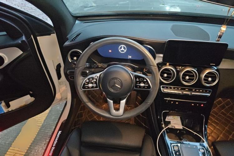 Used Mercedes-Benz GLC 2021 GLC 260 L 4MATIC Dynamic Edition Steering Wheel