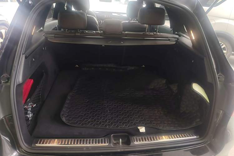 Used Mercedes-Benz GLC 2021 GLC 260 L 4MATIC Luxury Model Trunk