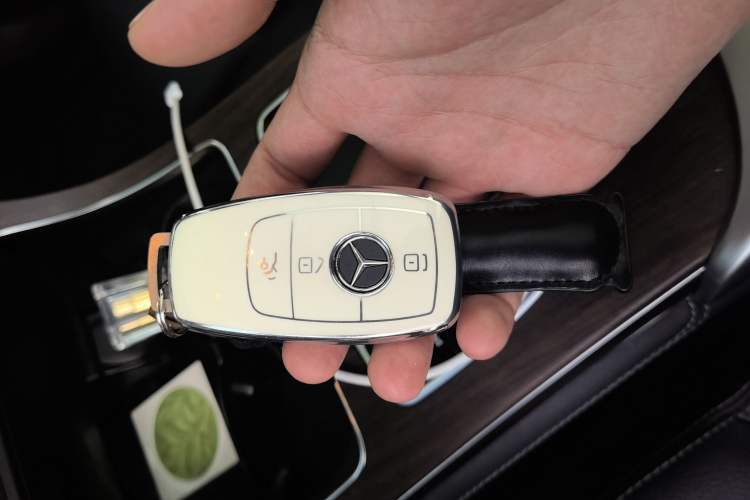 Used Mercedes-Benz GLC 2021 GLC 300 L 4MATIC Dynamic Model Vehicle Key