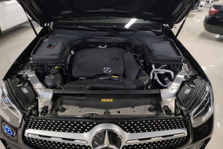 Used Mercedes-Benz GLC 2021 GLC 300 L 4MATIC Dynamic Model Engine Bay