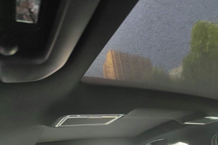 Used Mercedes-Benz GLC 2021 GLC 300 L 4MATIC Dynamic Model Headliner