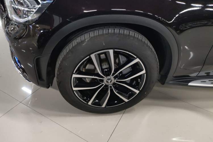 Used Mercedes-Benz GLC 2021 GLC 300 L 4MATIC Dynamic Model Left Front Wheel Hub