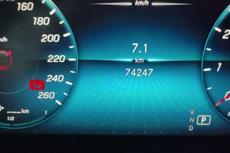 Used Mercedes-Benz GLC 2021 GLC 300 L 4MATIC Dynamic Model Odometer Close Up