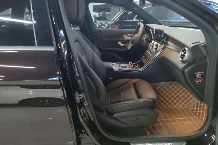 Used Mercedes-Benz GLC 2021 GLC 300 L 4MATIC Dynamic Model Right Front Seat