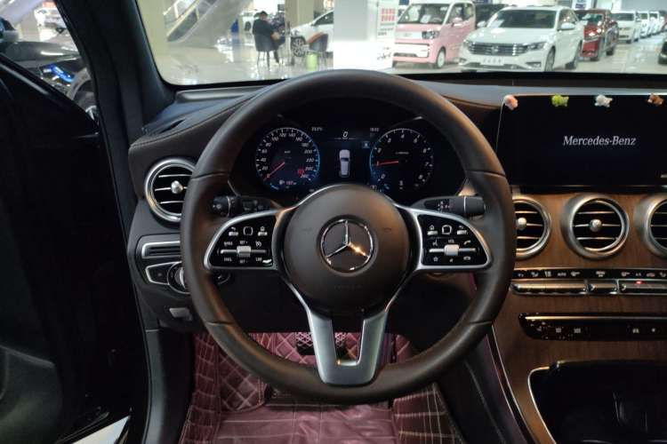 Used Mercedes-Benz GLC 2021 GLC 300 L 4MATIC Dynamic Model Steering Wheel