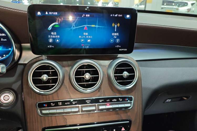 Used Mercedes-Benz GLC 2021 GLC 260 L 4MATIC Luxury Model Audio And AC Panel