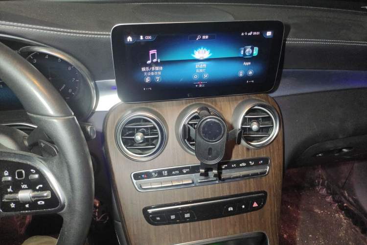 Used Mercedes-Benz GLC 2021 GLC 300 L 4MATIC Dynamic Model Audio And AC Panel