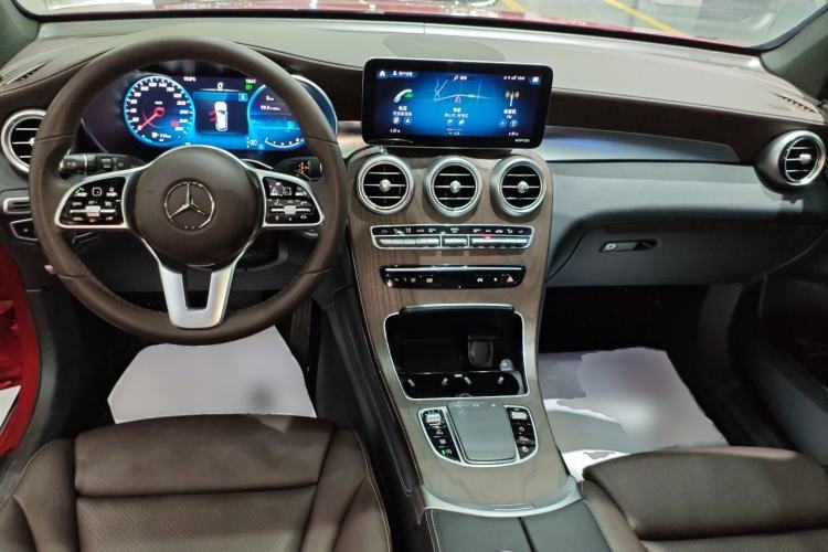 Used Mercedes-Benz GLC 2021 GLC 260 L 4MATIC Luxury Model Center Console