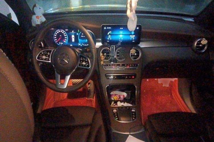 Used Mercedes-Benz GLC 2021 GLC 300 L 4MATIC Dynamic Model Center Console