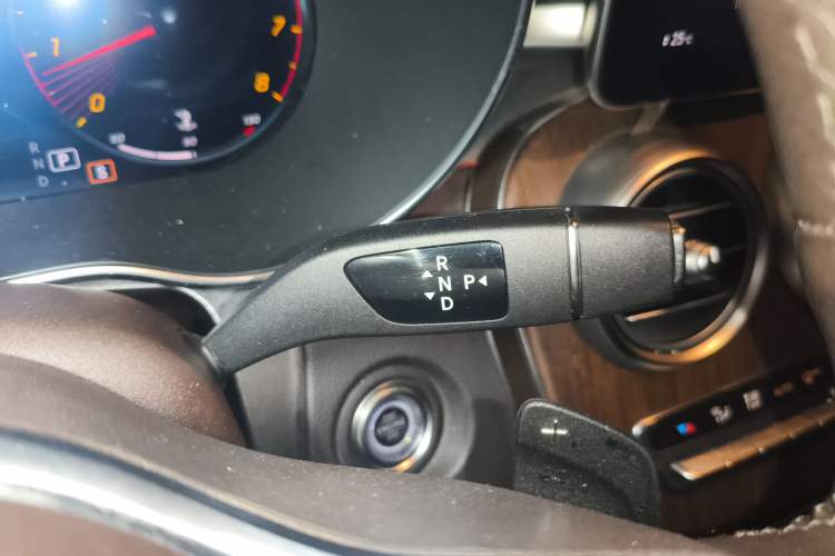 Used Mercedes-Benz GLC 2021 GLC 300 L 4MATIC Dynamic Model Gear Lever