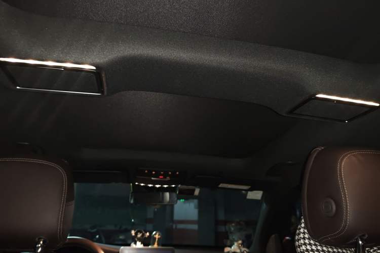 Used Mercedes-Benz GLC 2021 GLC 300 L 4MATIC Dynamic Model Headliner