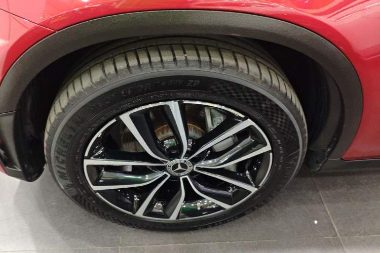 Used Mercedes-Benz GLC 2021 GLC 260 L 4MATIC Luxury Model Left Front Wheel Hub