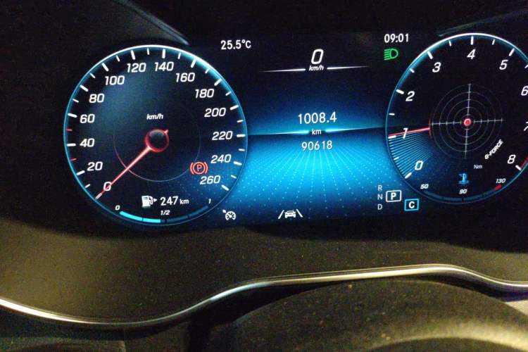 Used Mercedes-Benz GLC 2021 GLC 300 L 4MATIC Dynamic Model Odometer Close Up