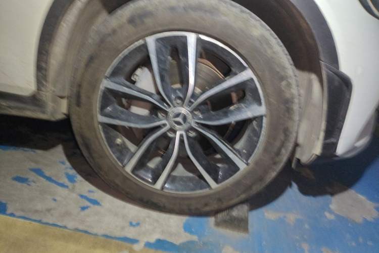 Used Mercedes-Benz GLC 2021 GLC 300 L 4MATIC Dynamic Model Right Front Wheel Hub