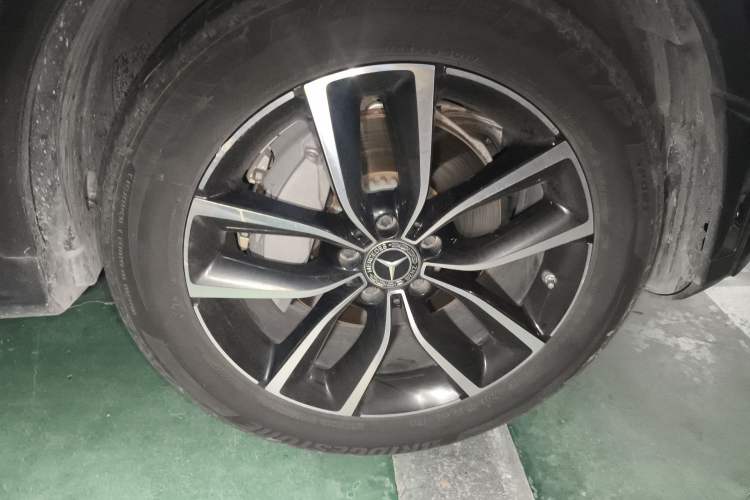 Used Mercedes-Benz GLC 2021 GLC 300 L 4MATIC Dynamic Model Right Front Wheel Hub