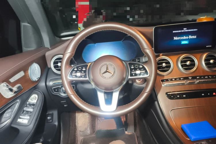 Used Mercedes-Benz GLC 2021 GLC 300 L 4MATIC Dynamic Model Steering Wheel