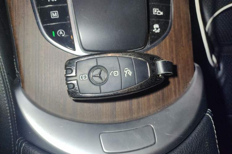 Used Mercedes-Benz GLC 2021 GLC 300 L 4MATIC Dynamic Model Vehicle Key