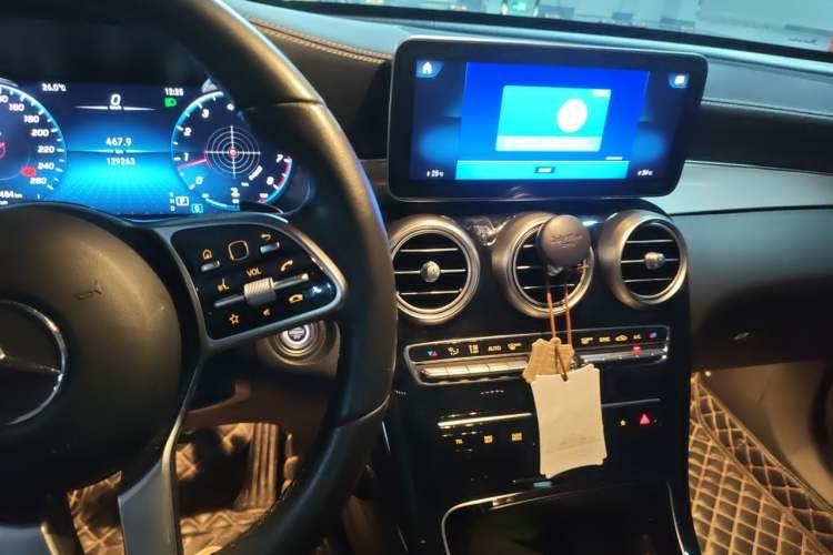 Used Mercedes-Benz GLC 2021 GLC 260 L 4MATIC Dynamic Edition Audio And AC Panel