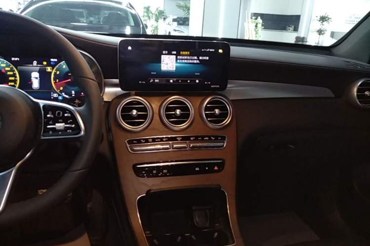 Used Mercedes-Benz GLC 2021 GLC 260 L 4MATIC Luxury Model Audio And AC Panel