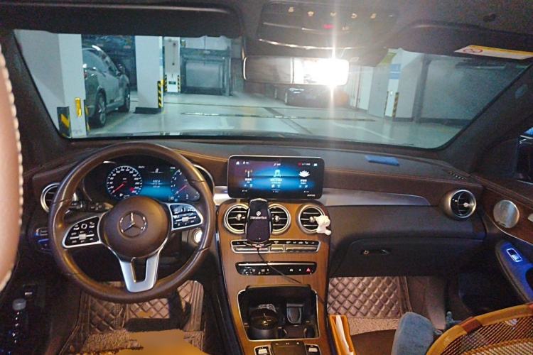 Used Mercedes-Benz GLC 2021 GLC 300 L 4MATIC Dynamic Model Center Console